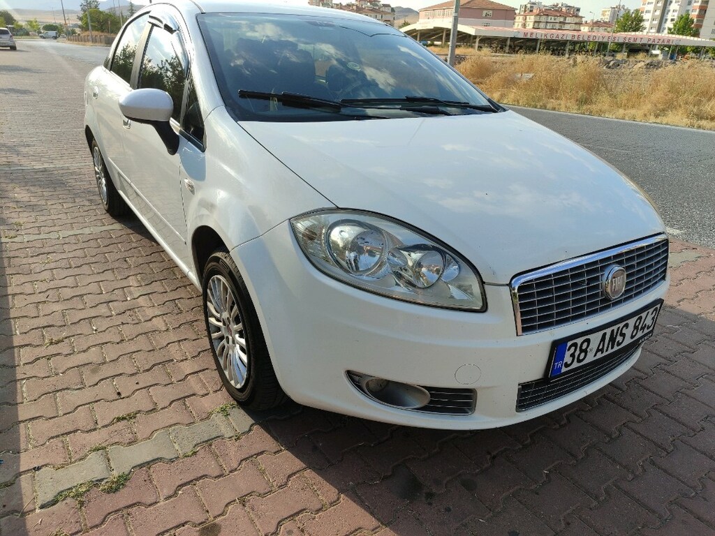 2011 model Fiat Linea - 2