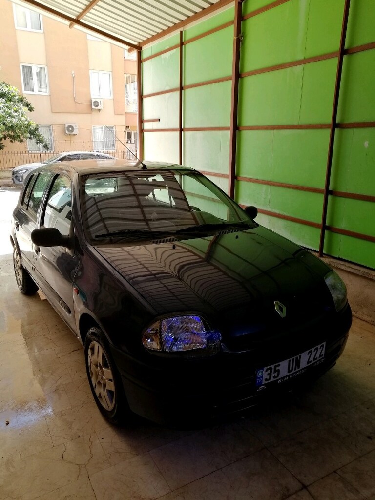 SAHİBİNDEN DÜŞÜK KİLOMETRELİ DEĞİŞENSİZ KLİMALI RENAULT clio 2 1.4 RTA - 2