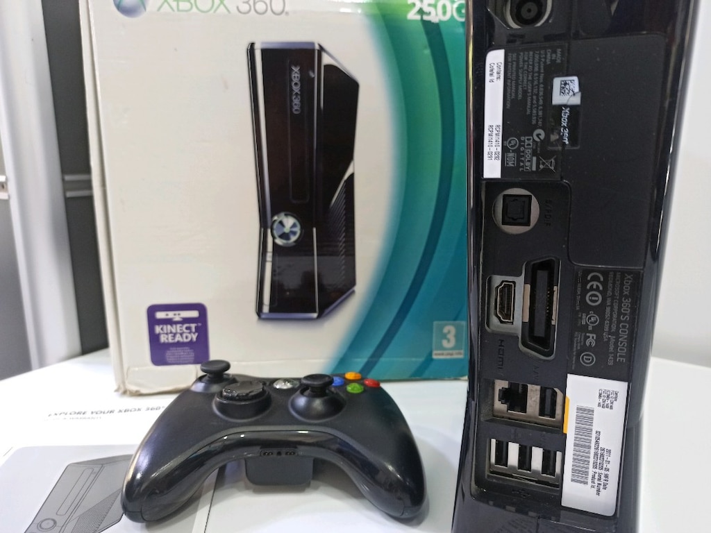 Xbox 360 Slim 250 GB Orjinal Tek Kol Orjinal Kutulu Koleksiyon Set - 2
