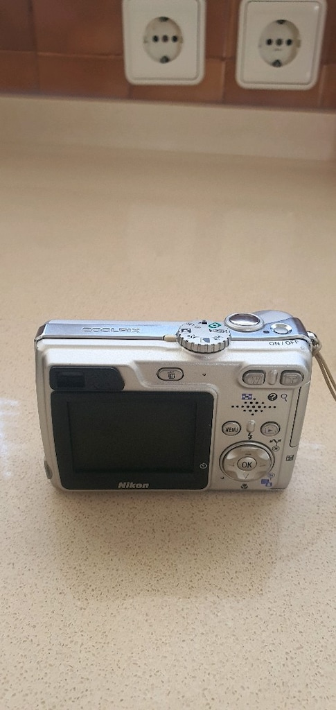 Nikon fotoğraf makinesi. Ücreti hayır kurumlarına verilecektir. - 3