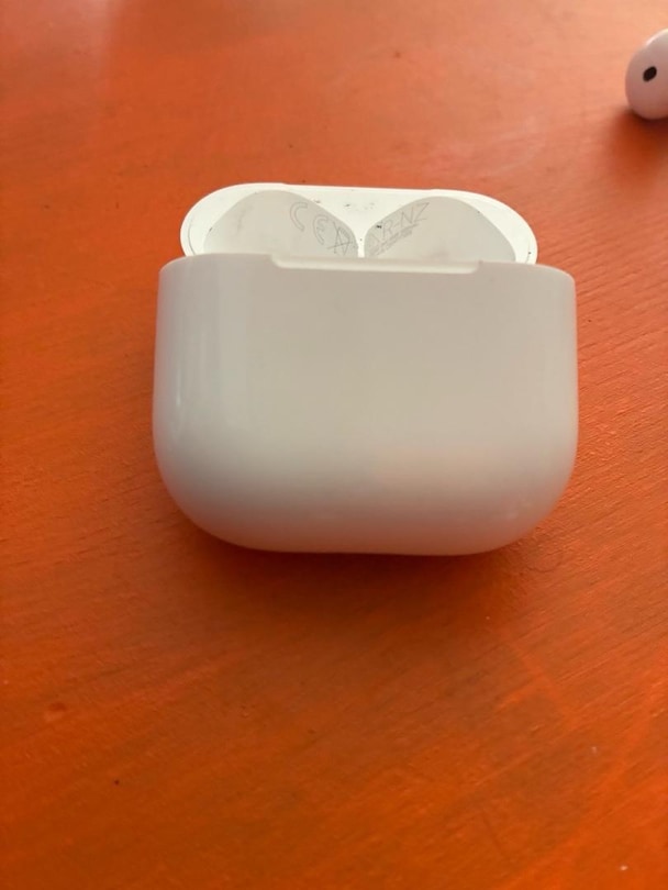 Orjinal Apple AirPods 4 ANC A3059 Şarj Kutusu – Temiz / İyi Durumda - 2