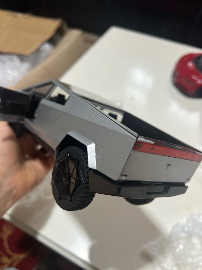 Tesla Cybertruck 2024 Tesla Models Silver [1/18 Metal Diecast - 7