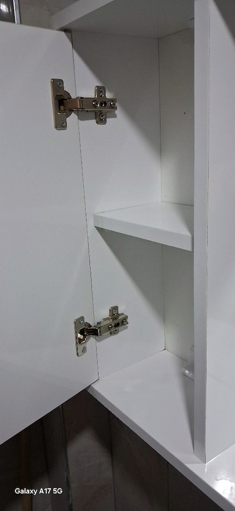 Temiz banyo dolabı - 2