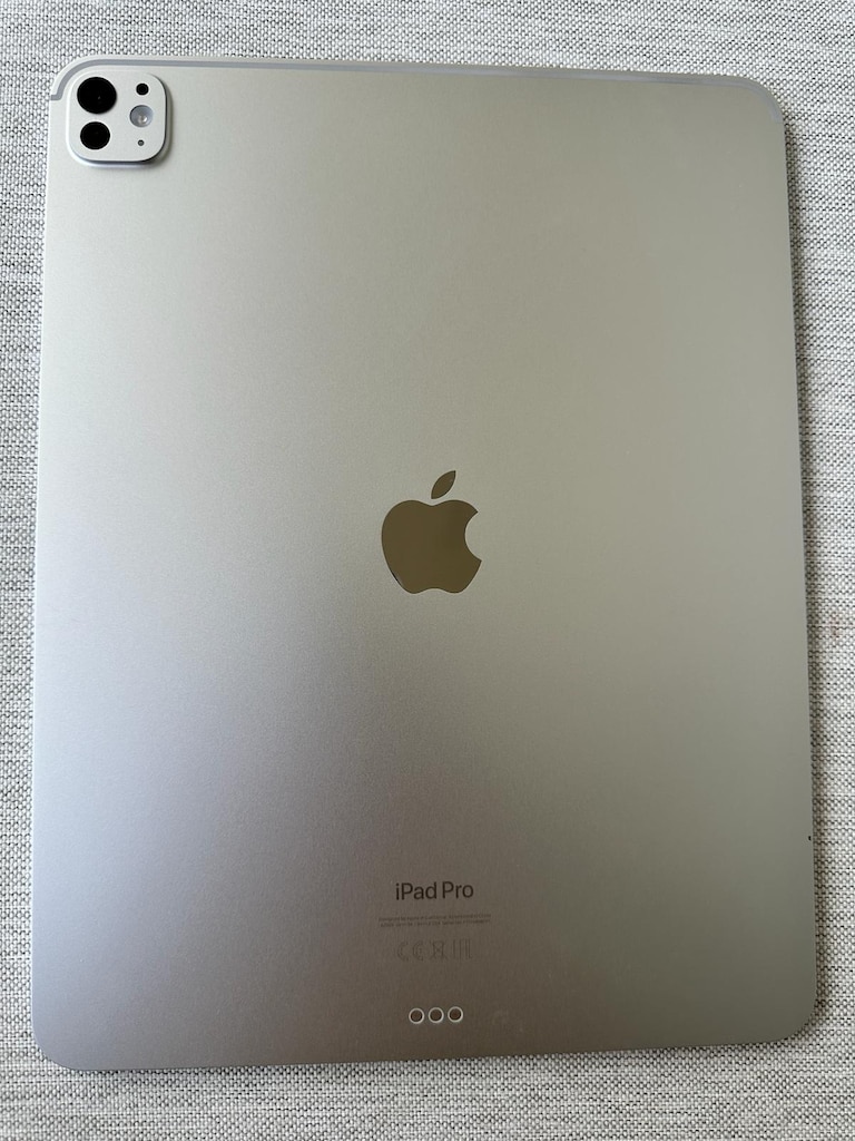iPad Pro 13 " 256 GB M4 + Magic Keyboard + Pencil Pro %100 Pil Sağlığı - 3