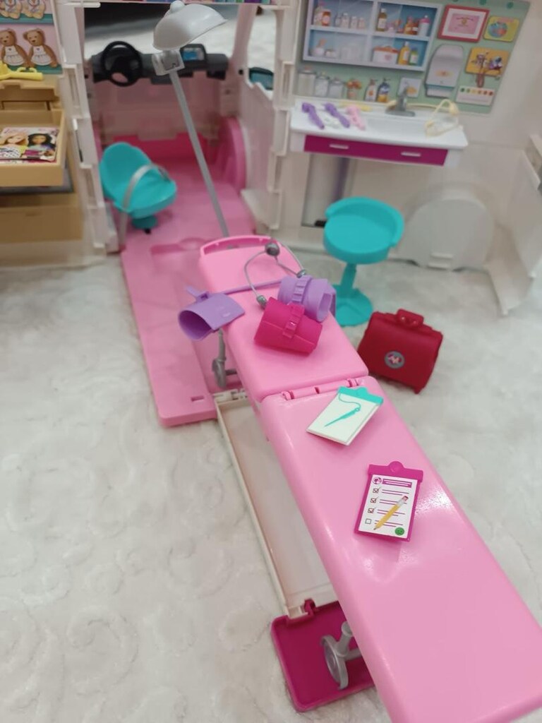 orjinal barbie ambulans - 2