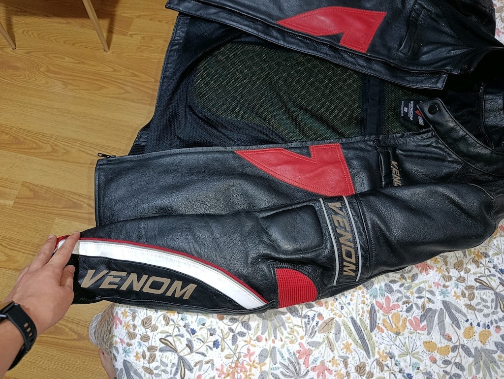 Siyah renk kırmızı desenli Venom - 15