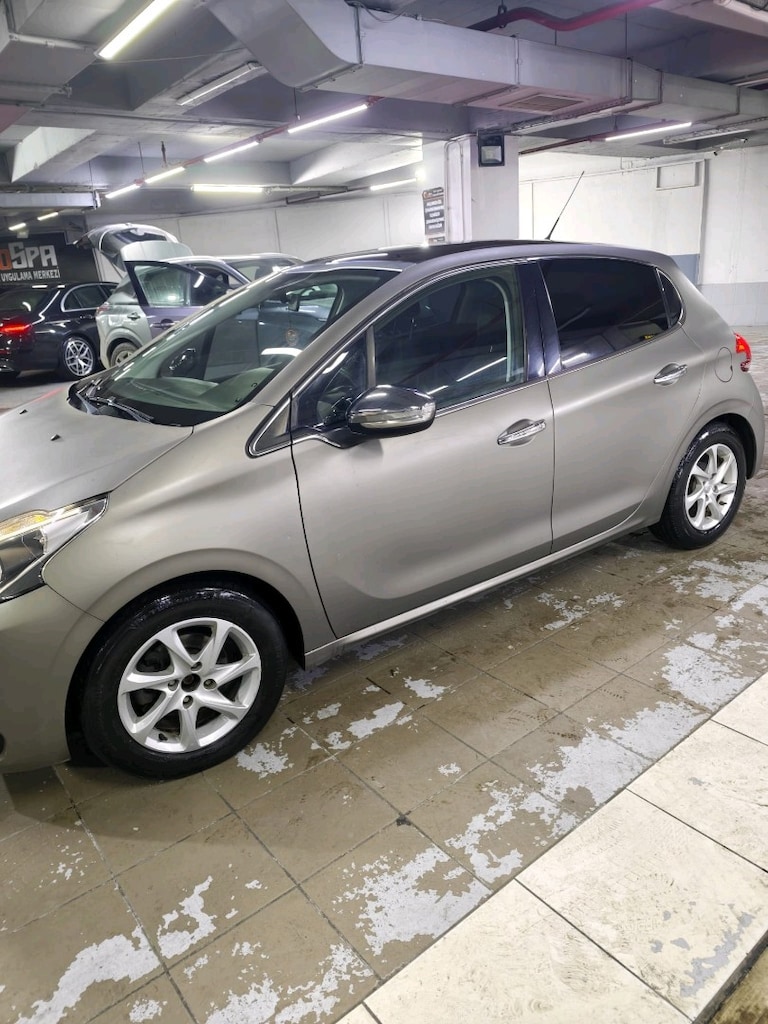 Peugeot 208 2015 MODEL CAM TAVANLI Tum ağır bakımları yapılmış temiz - 9