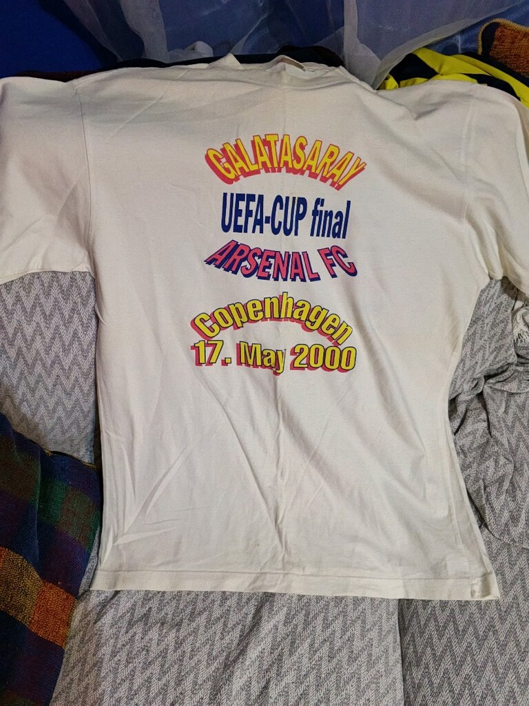 Galatasaray'ın Arsenal UEFA Kupa Maçı Tişörtü - 2