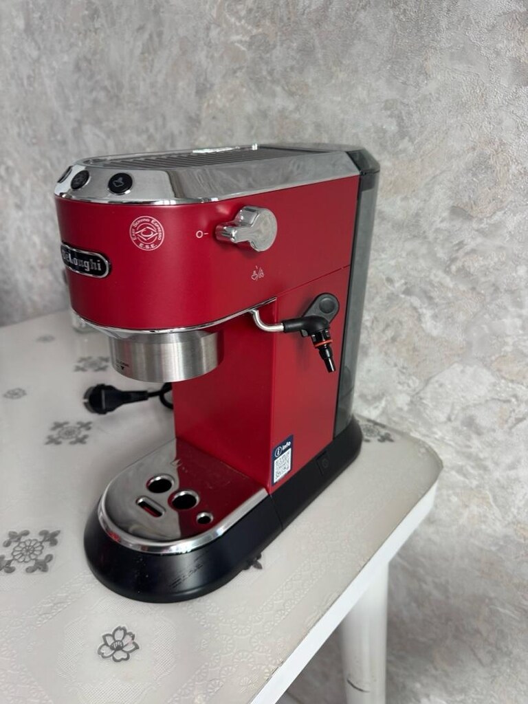 Temiz Neskafe Makinası Delongi - 2