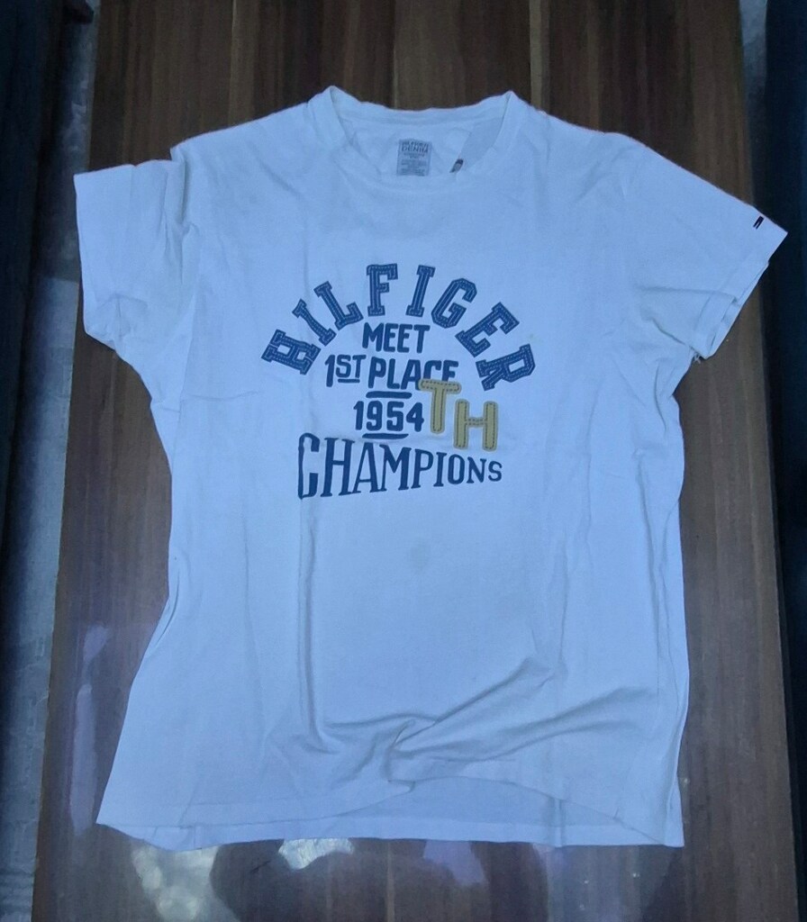 T-SHIRT KISA KOLLU M BEDEN TOMMY HILFIGER