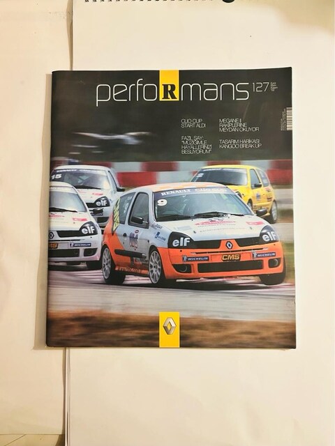 Renault Performans 2002 .