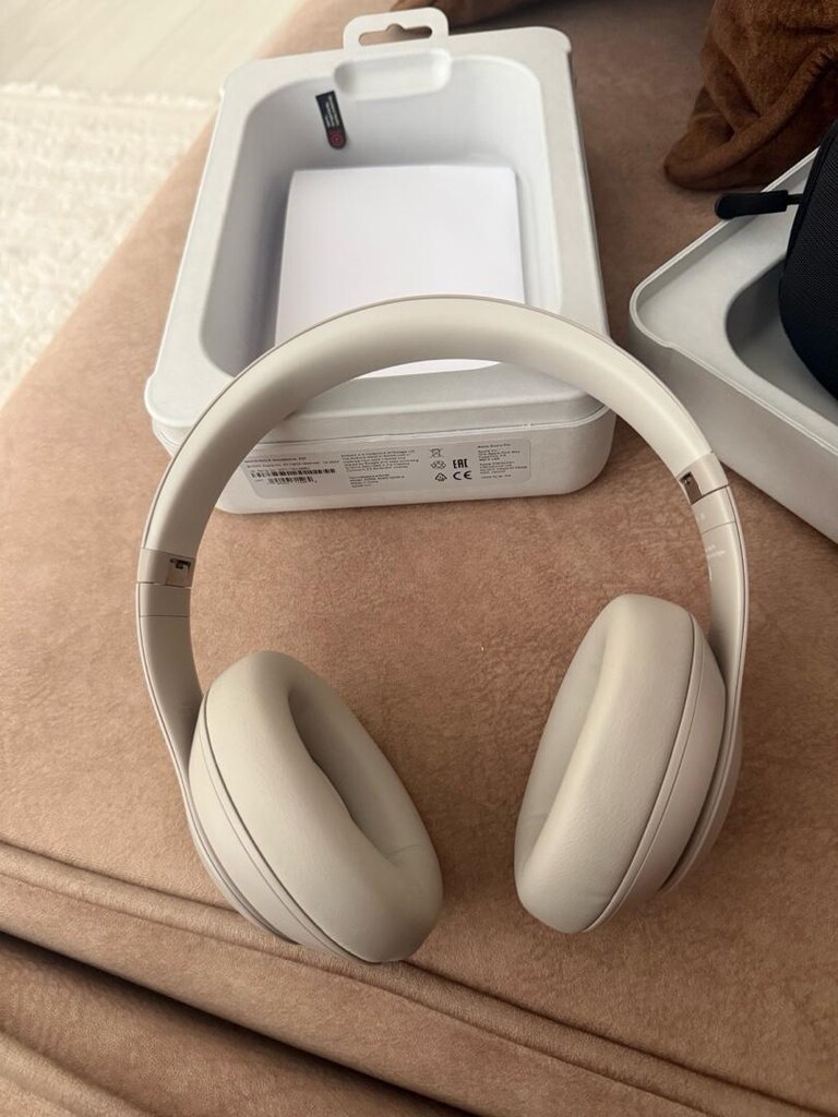 Beats Studio Pro Kum Taşı - 9