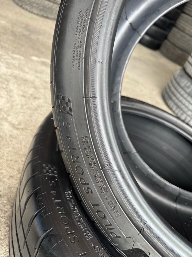305 30 20 michelin pilot sport4 s - 6