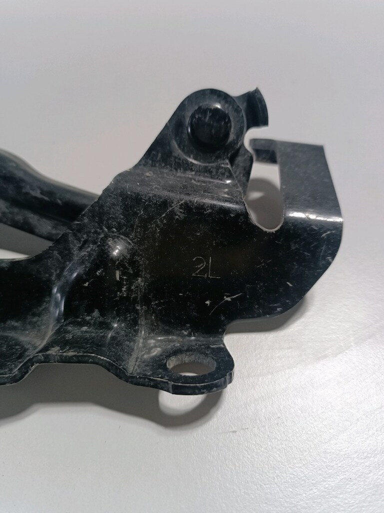 Mazda 3 kaput sol menteşe orijinal çıkma parça - 2