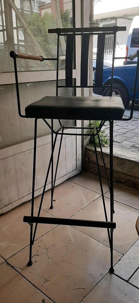 Bar sandalye 2 adet demir tanesi 3000 tl - 3