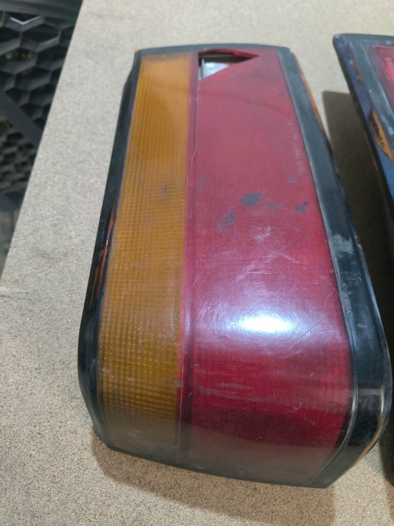 Mitsubishi Lancer 88 model arka stop lambası sağ ve sol - 3