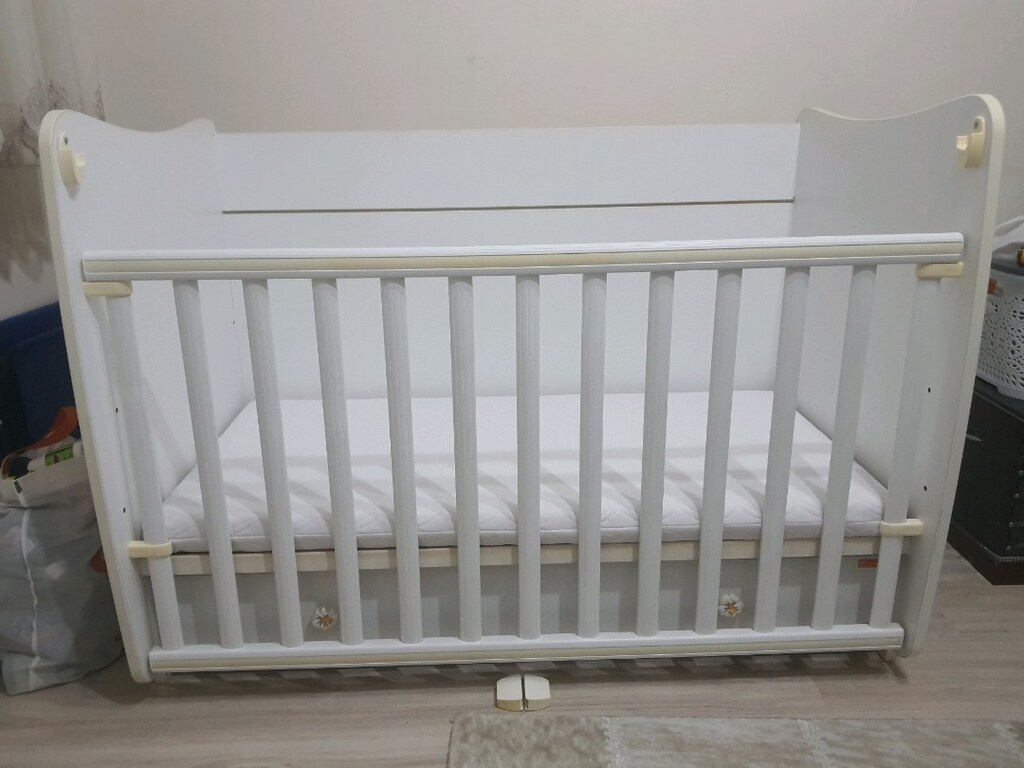Temiz ve Az Kullanılmış Lorelli Bebek Yatağı (Beşik) Yatak Hediyeli - 3