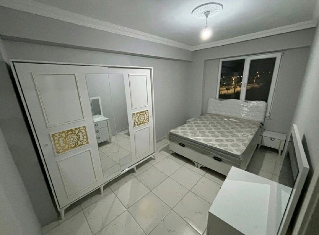 Komple Yatak Odası Takımı (Dolap+Şifonyer+2 Komodin+Baza+Başlık+Yatak - 2