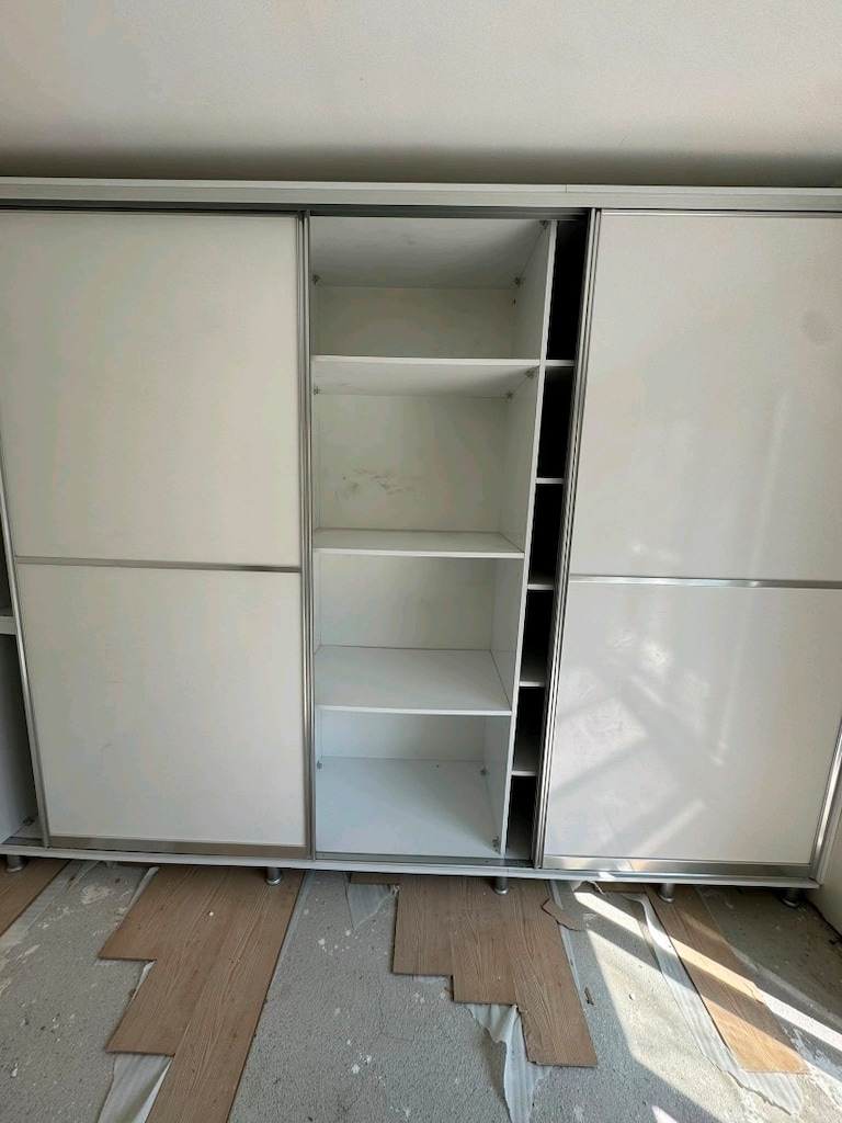Gardolap sürgülü 230/330 cm temiz sağlam - 2