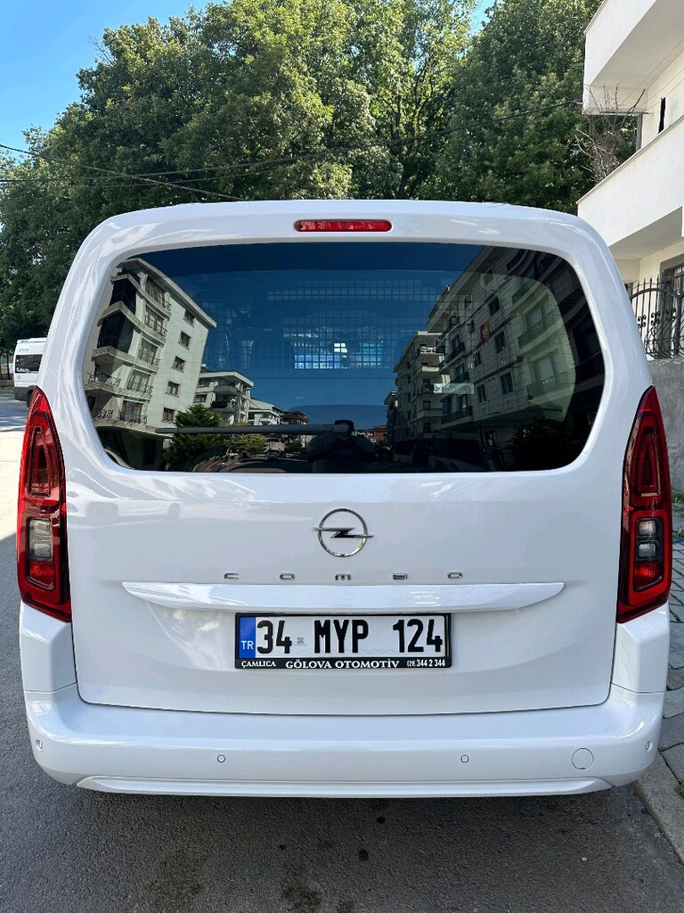 Opel combo life essential - 17