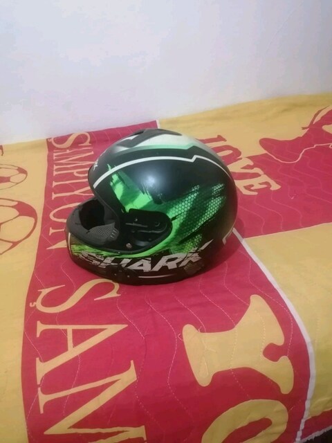 SHARK marka S600 sadece camı yok