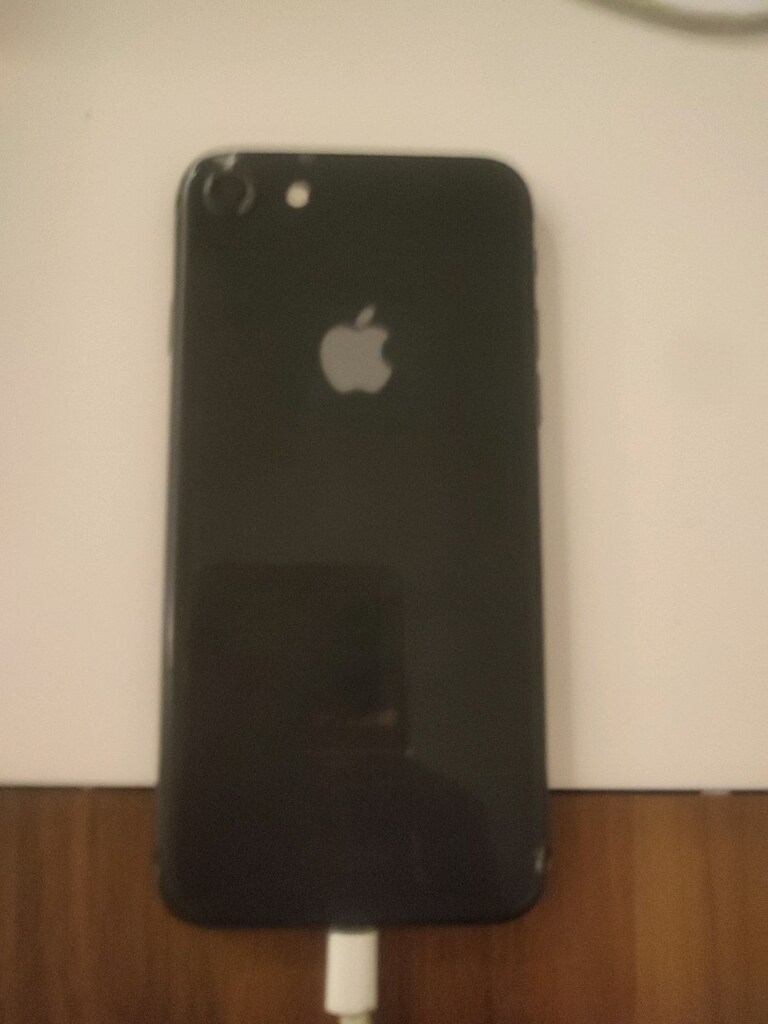 iPhone 8 64 GB - 2
