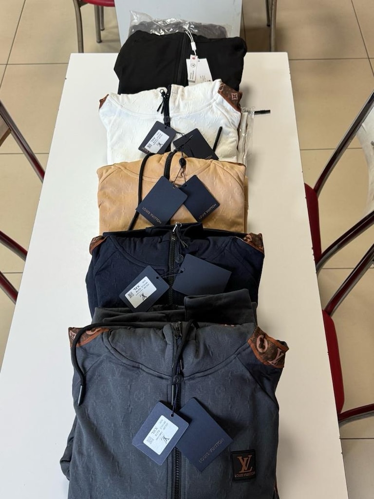 louis vuitton erkek eşofman seti
