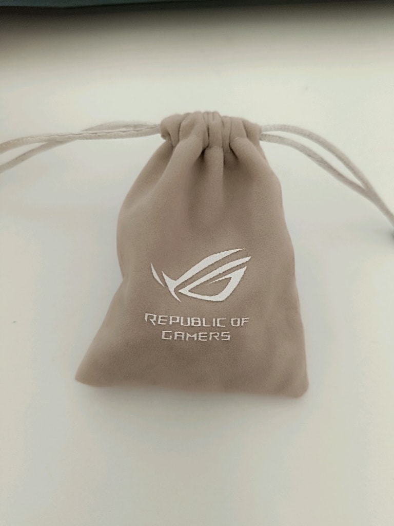 ASUS ROG Astral RTX 5090 White Orijinal ROG Yüzük - 2