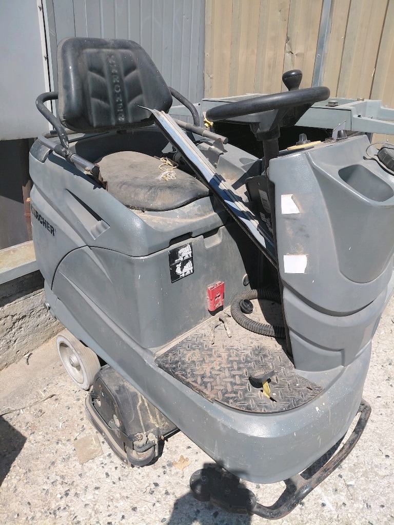 karcher binicili iç alan zemin temizleme makinesi B 140 modeli açıklam - 2
