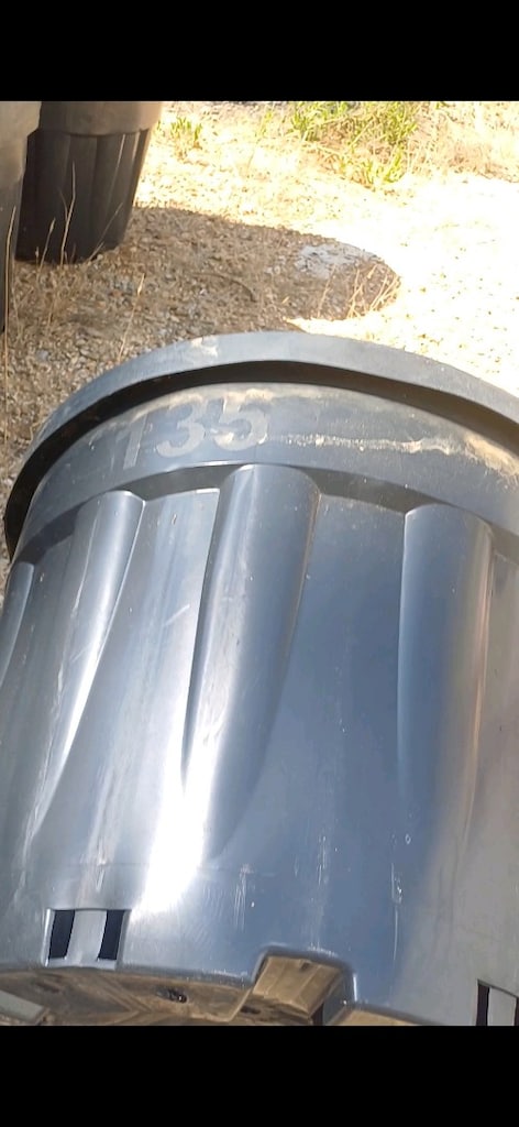 plastik 135 litrelik saksı 1700..1800 adet civarı - 4