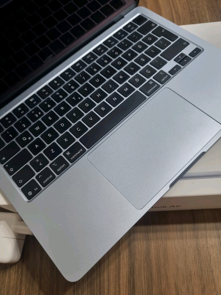 Apple MacBook Air M4 16GB / 256GB – Gök Mavisi - 2