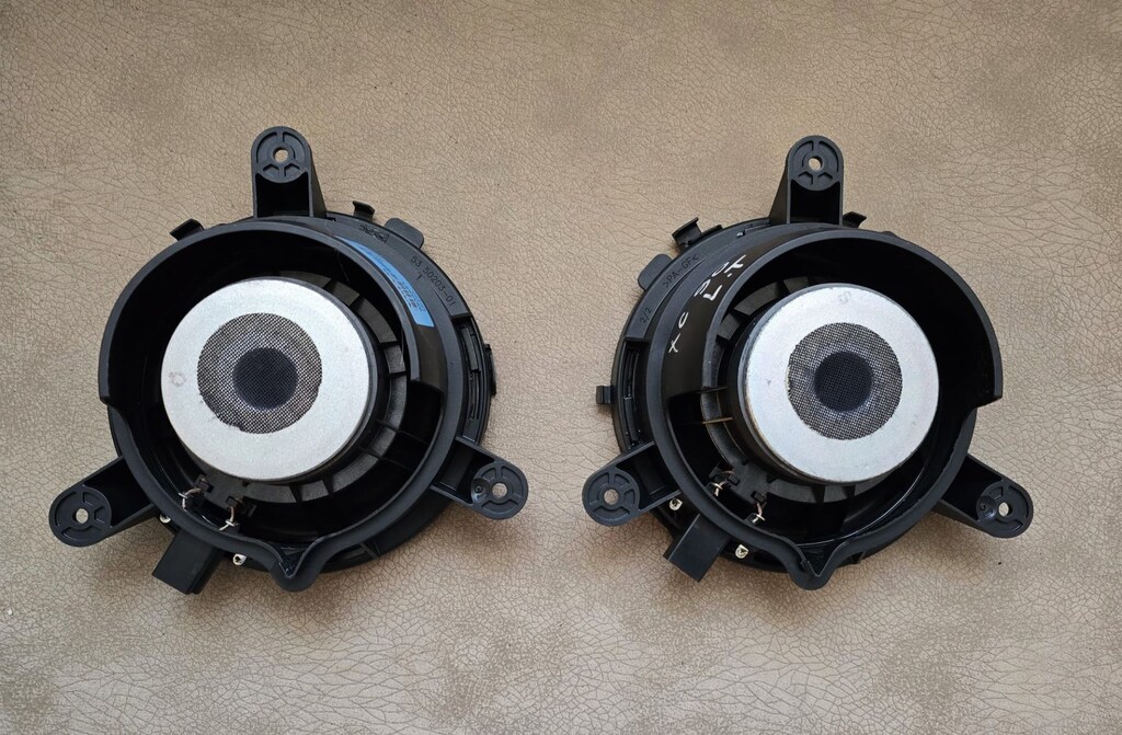 VOLVO XC90 (2003-2014) ARKA KAPI HOPARLÖRLERİ TAKIM (8633664) - 2
