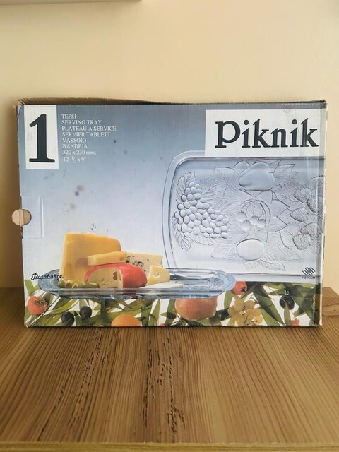 Paşabahçe cam tepsi.