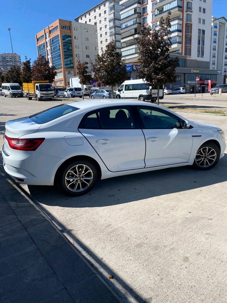 SATILIK DEĞİŞENSİZ BOYASIZ KAYITSIZ 1.6 BEZİN LPG Lİ MEGANE 4 - 15