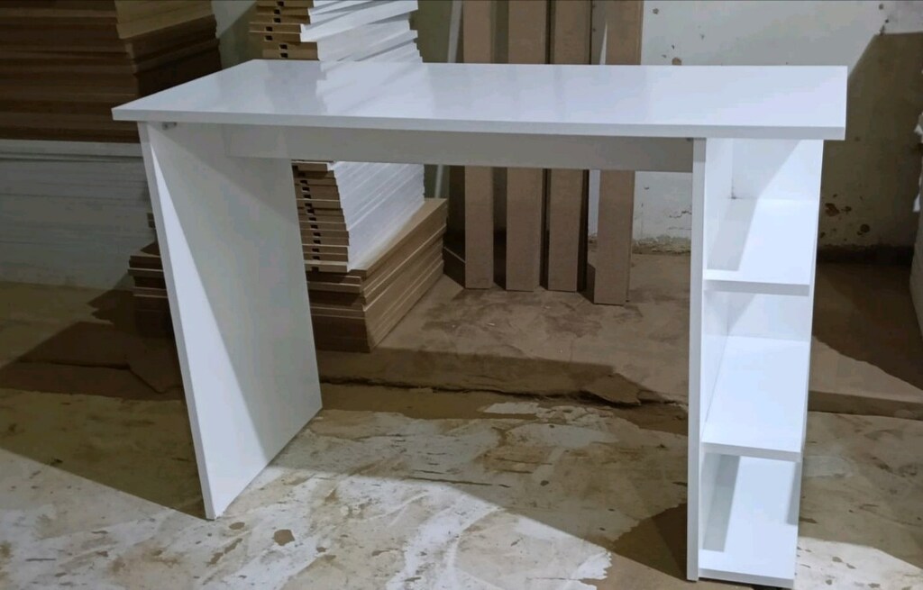 Raflı Masa - 2