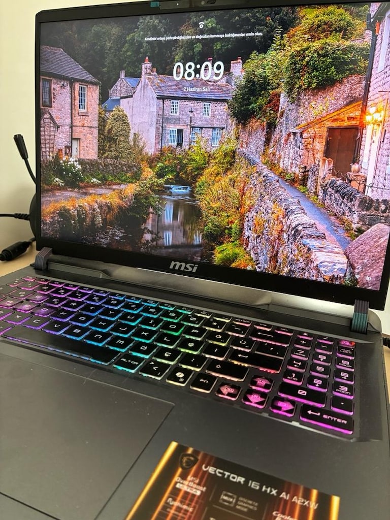 MSI VECTOR 16 HX AI (RTX 5080 /32GB)- 2 AYLIK İHTİYAÇ FAZLASI SATILIK