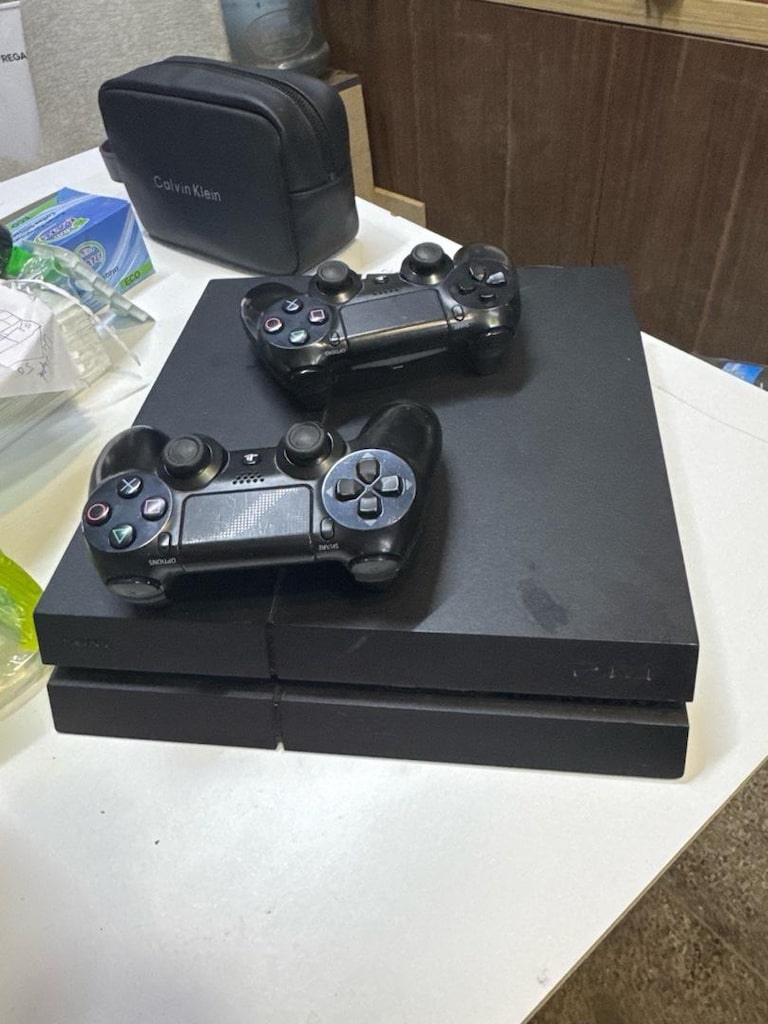 ps 4