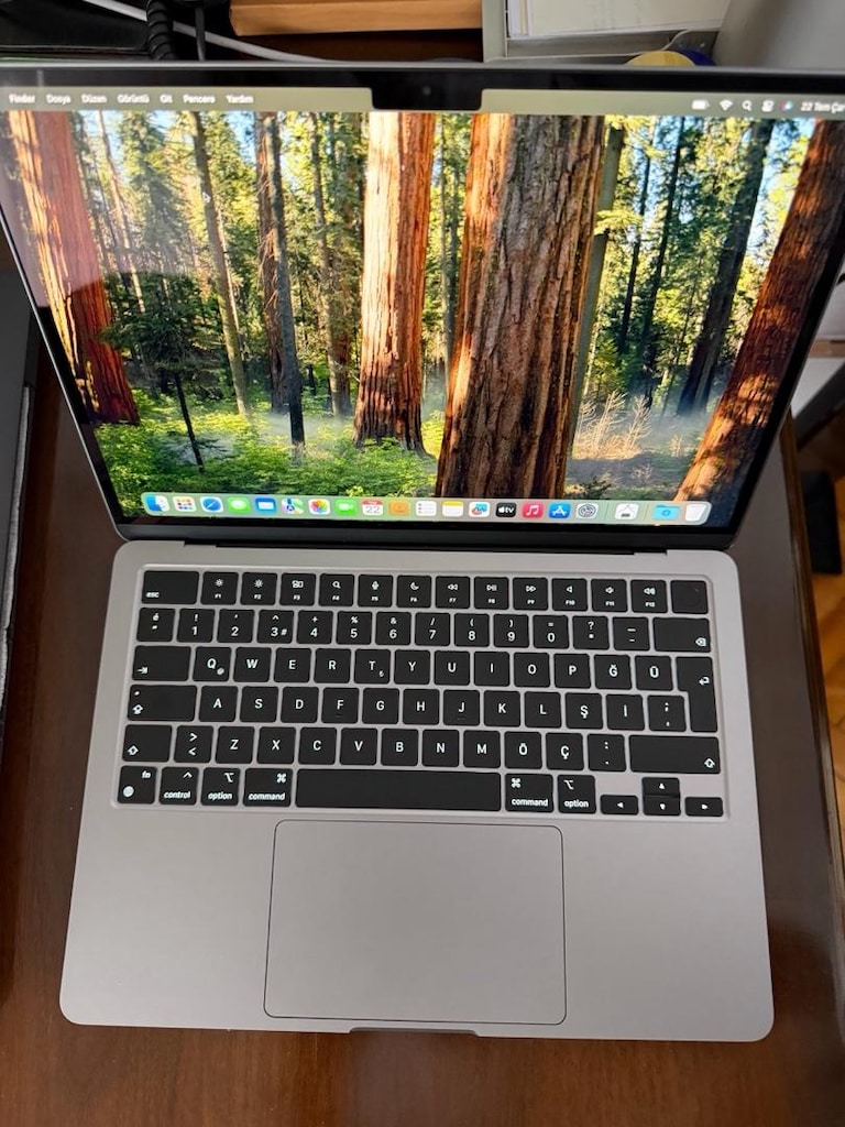 MacBook Air M2 8gb 256 Sıfırdan Farksız