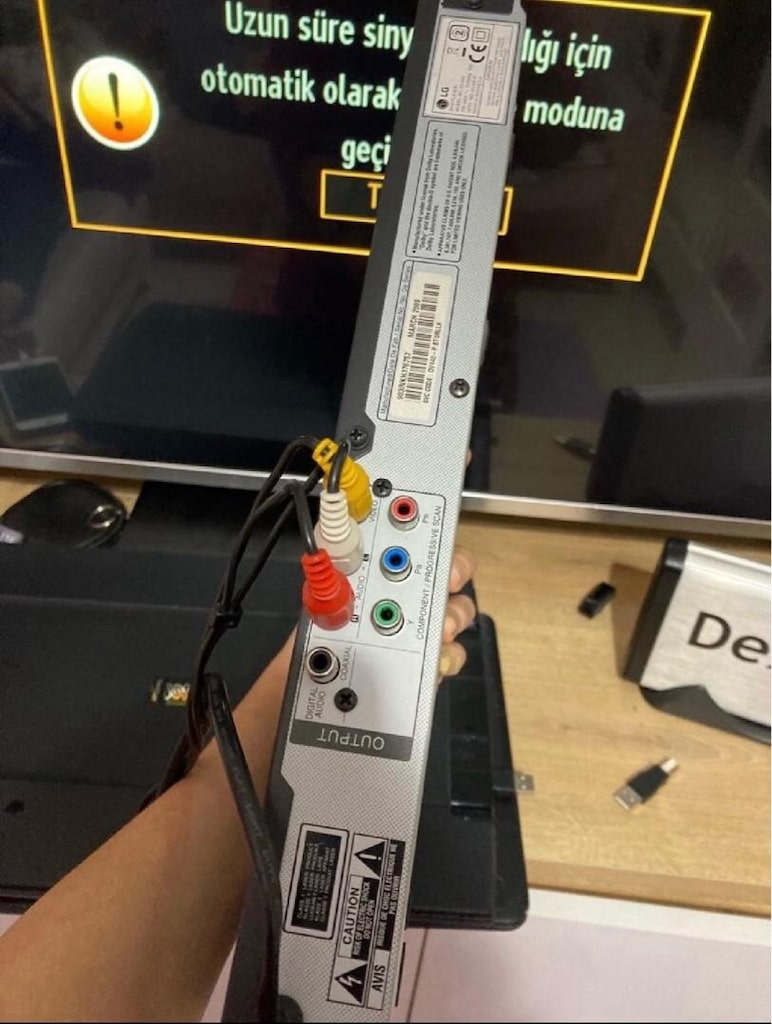 LG DVD PLAYER - 4
