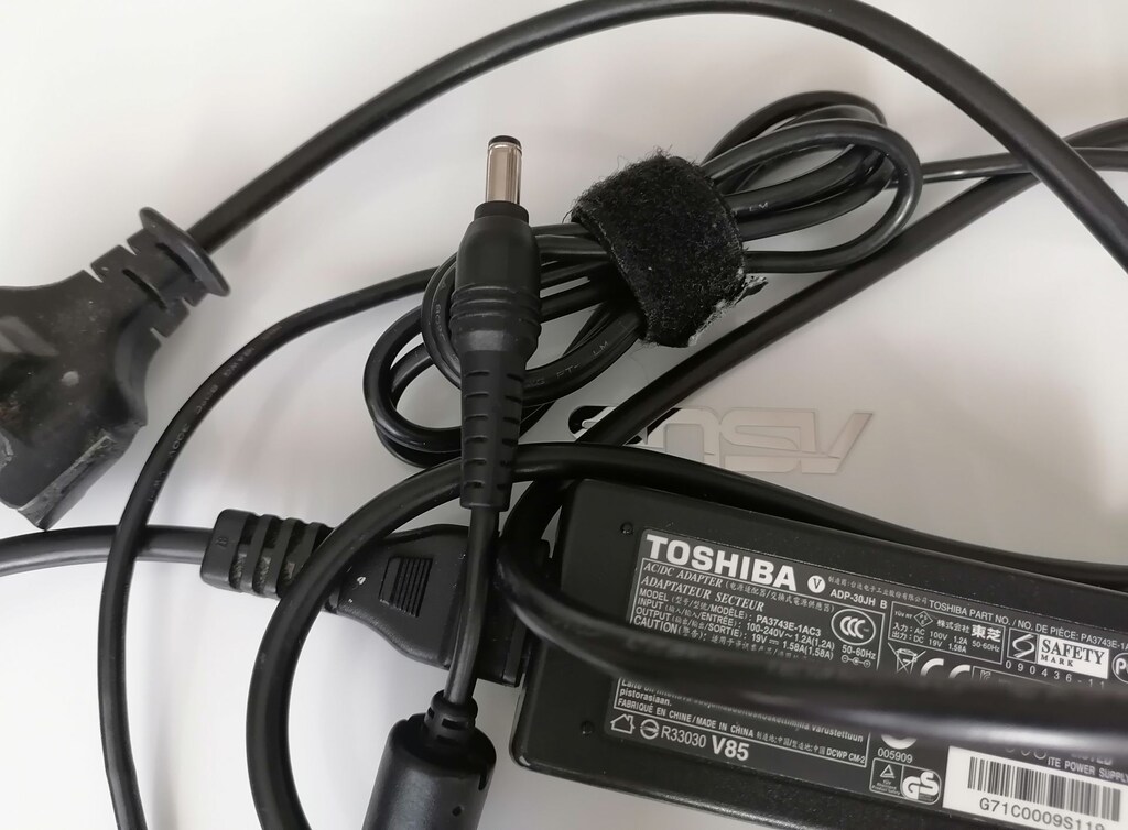 Toshiba Notebook. - 5