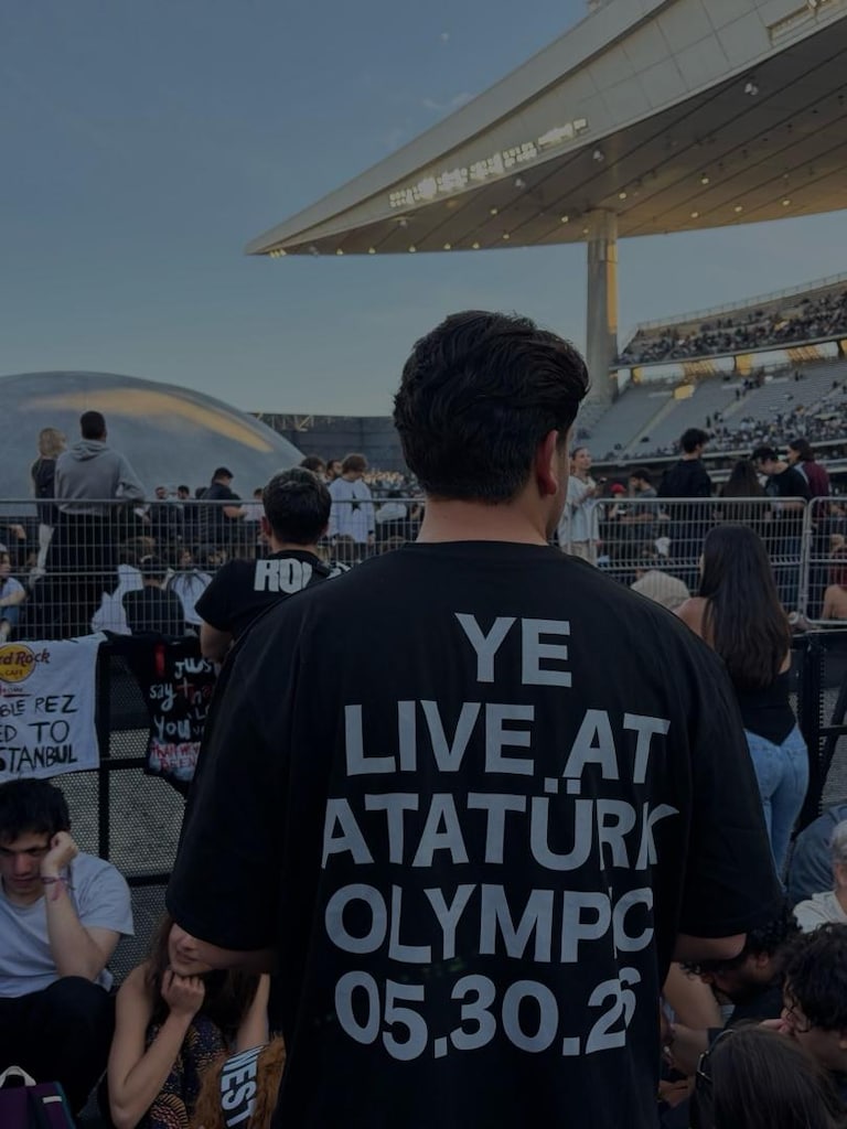 KANYE WEST TSHİRT MERCH İSTANBUL XL