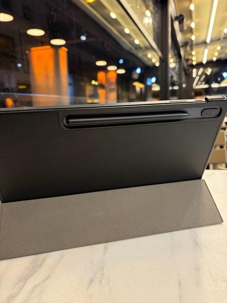 Samsung S7FE Tablet - 4