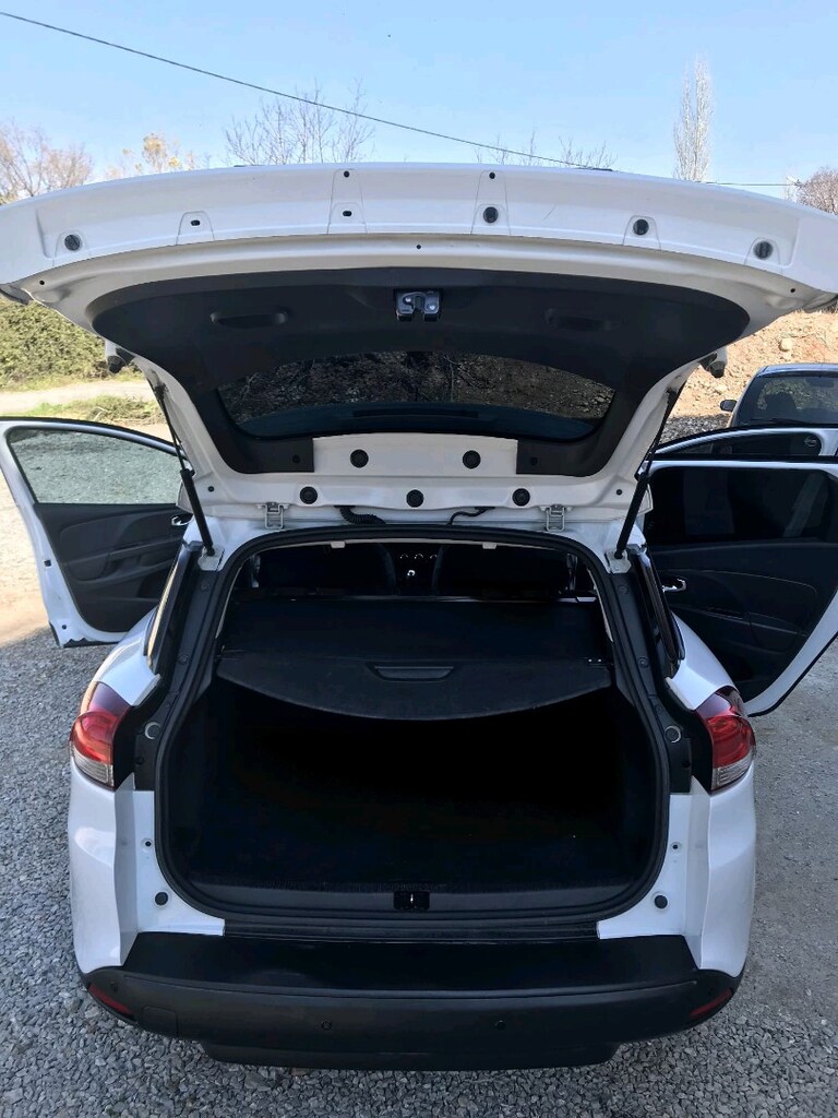 2014 Model reno Clio station wagon 272km de Temiz ağır bakımları yeni - 2