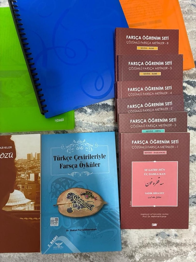 Temiz sıfır Farsça Dil Eğitimi Kitapları hepsi birlikte verilir. - 2