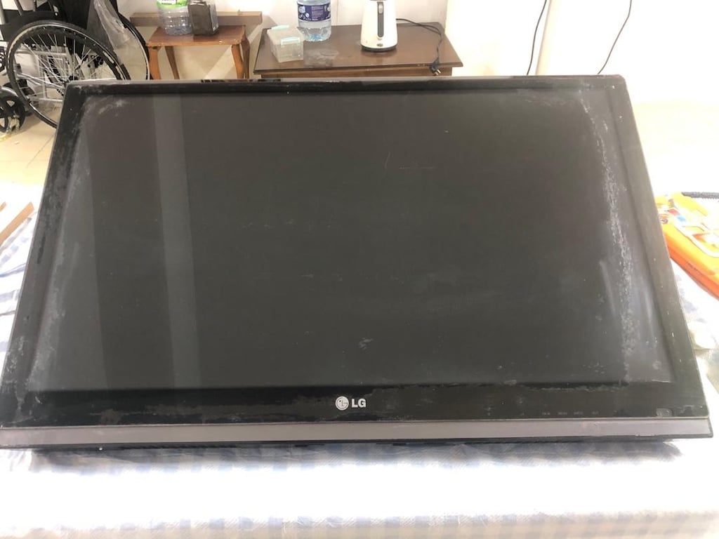 lg tv 32” - 2