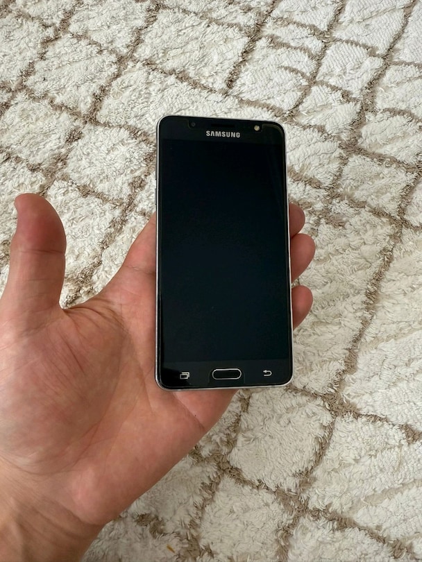 Samsung Galaxy J5 2016 - 6