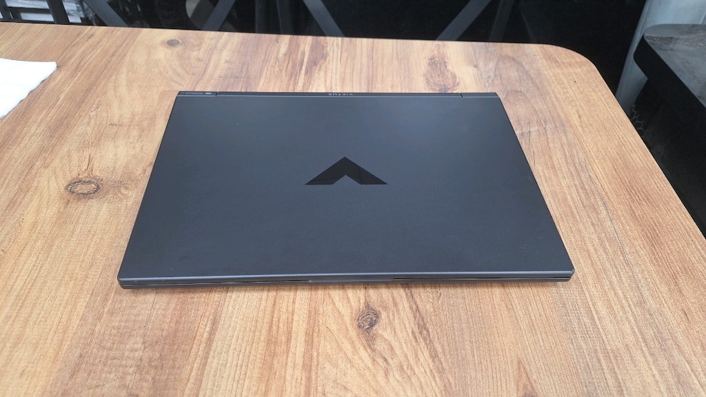HP Victus 16 Gaming Laptop Ryzen 5 7640HS 16GB RAM 512GB - 5