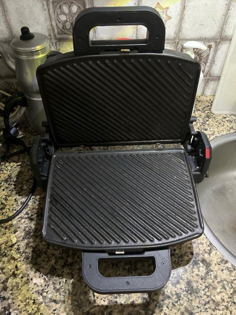 Karaca Tost Makinesi – Temiz ve Sorunsuz