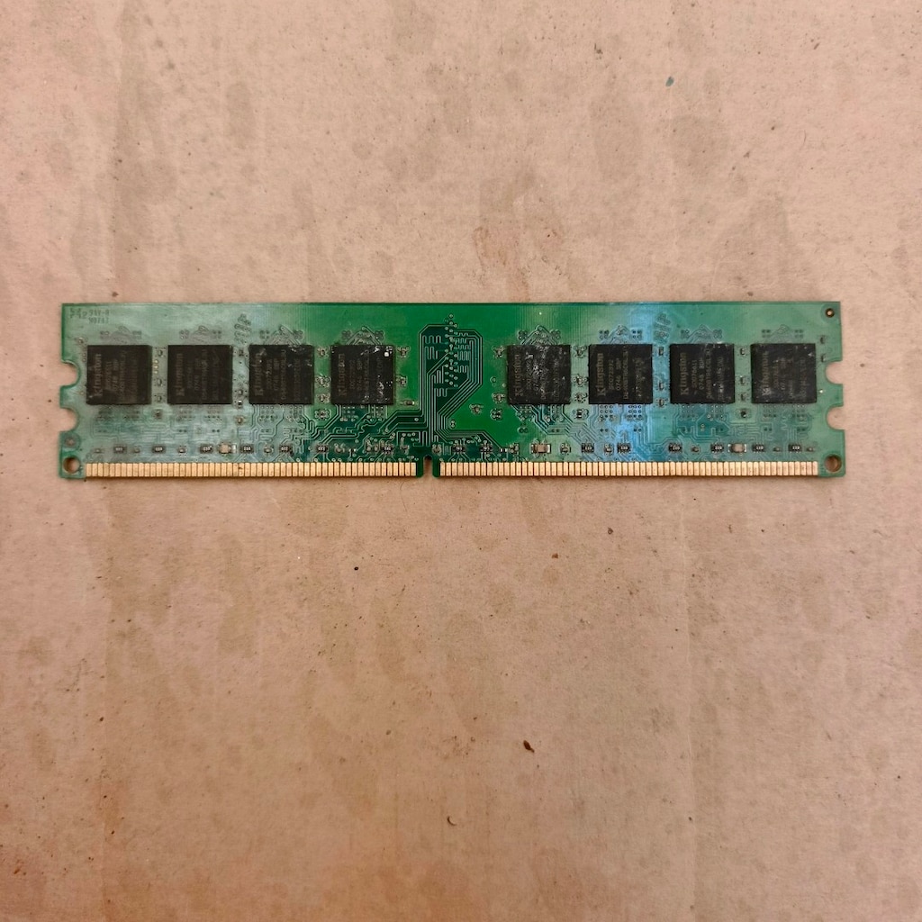 Kingston 1GB DDR2 667MHz Masaüstü RAM Bellek - 4