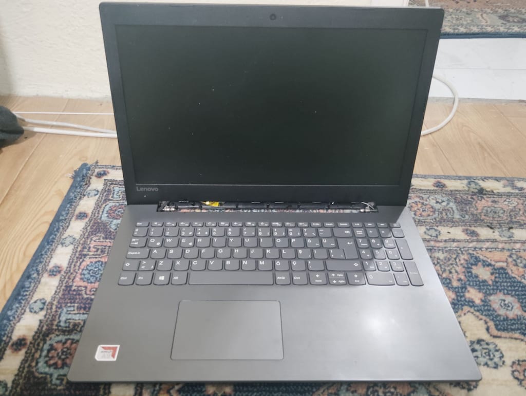 Lenovo Laptop AMD A9-9425 4GB DDR4 RAM 512 GB SSD - 3